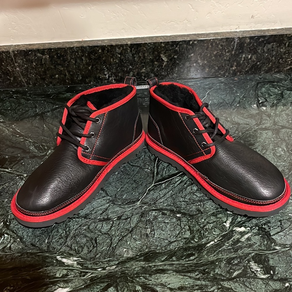 Neumel Chukka UGG